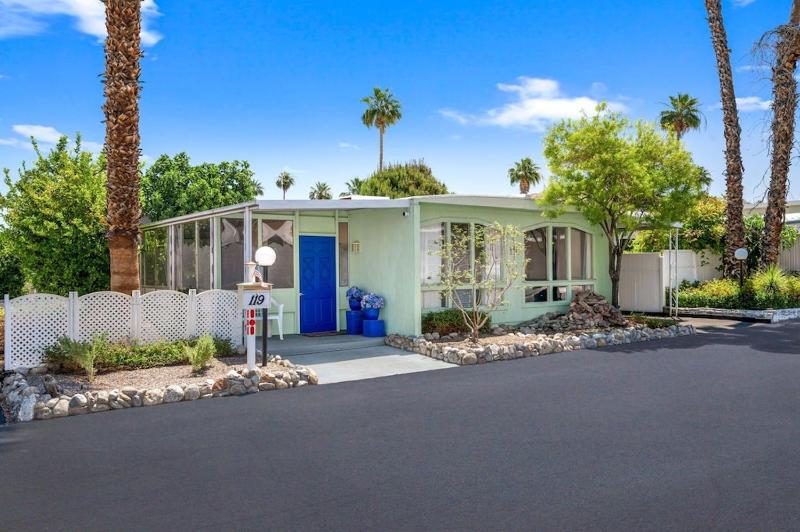 Palm Spring Mid-Century Home! - image 18