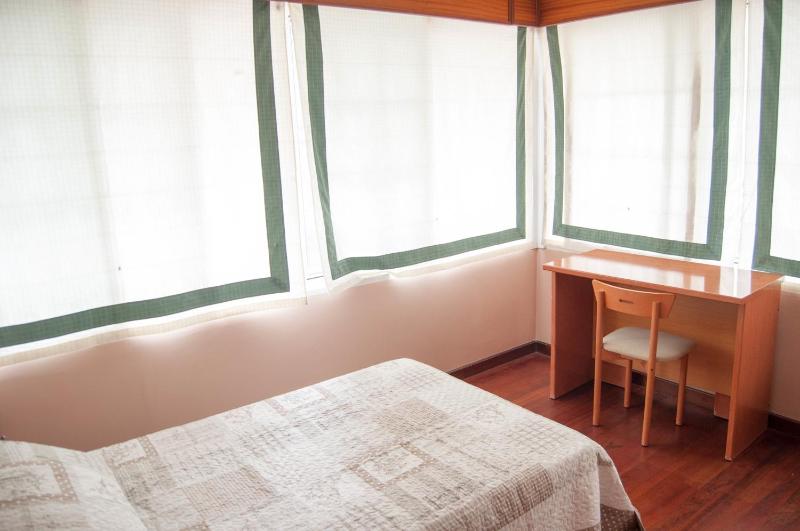 Single Room image 3