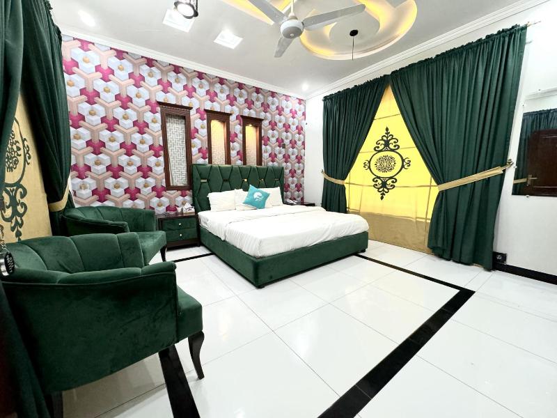 Deluxe Double Room image 1