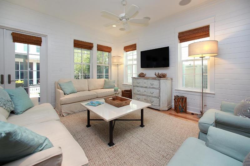 Southern Charm - image 5