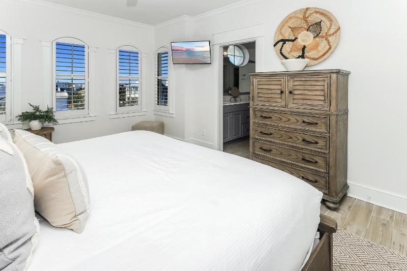B402 Sunset Beach Villa - image 34