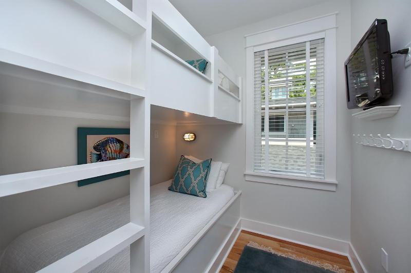 Southern Charm - image 15