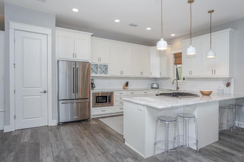 110 Surfer Lane - image 7