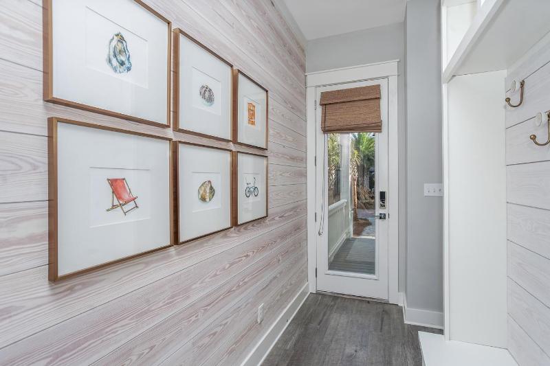 110 Surfer Lane - image 15