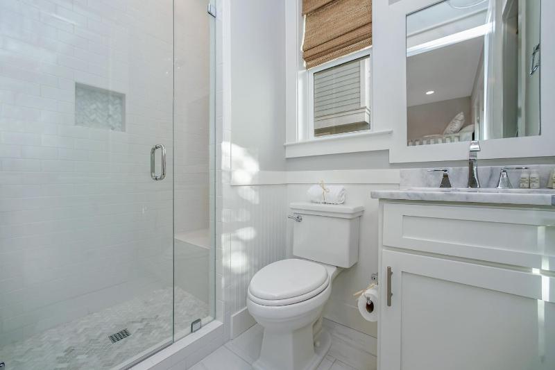 110 Surfer Lane - image 14