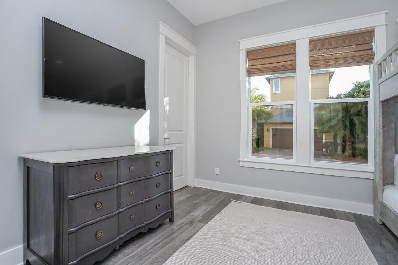 110 Surfer Lane - image 5