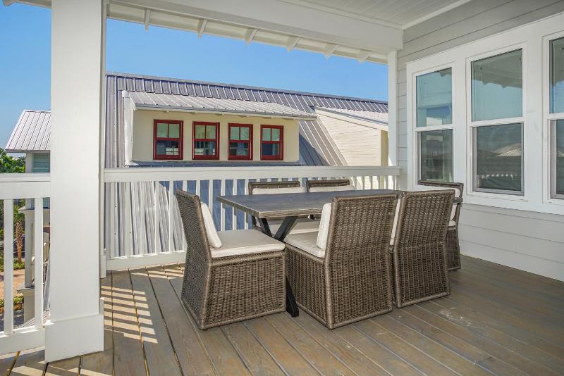 110 Surfer Lane - image 11