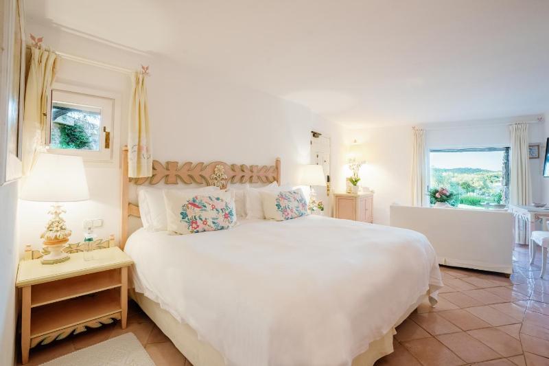 Double Room image 4