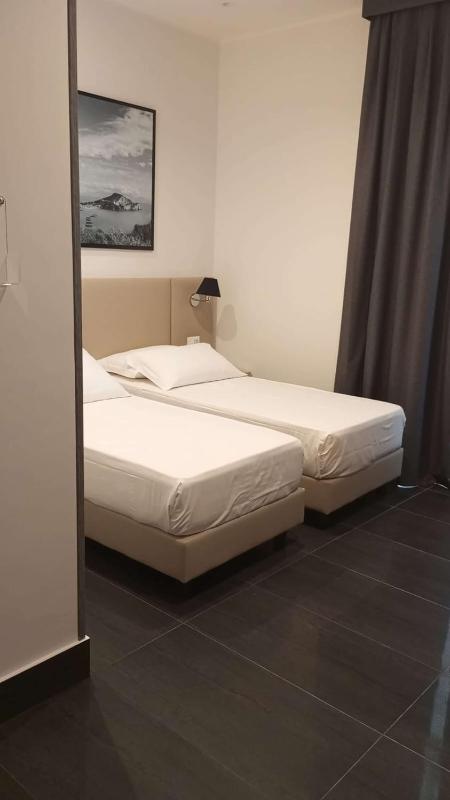 Standard King Room with Balcony - Non-Smoking image 4