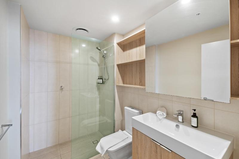 Queen St Residence - image 3