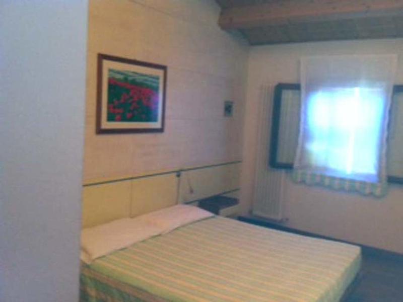 Deluxe Room image 2