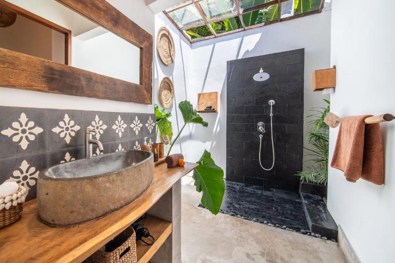 Villa Makasih by Villa Finder - image 22