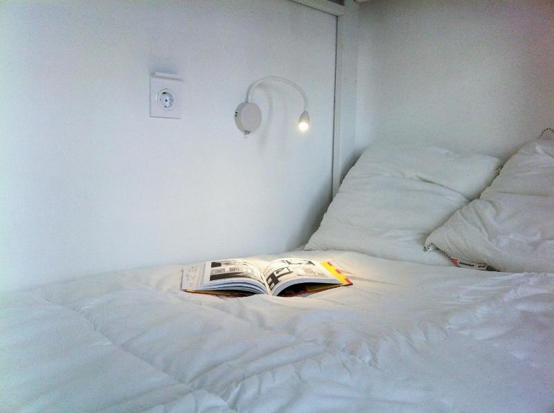 Bunk Bed in Mixed Dormitory Room image 3