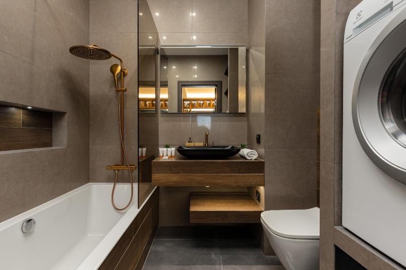 Emerald Residence Warsaw with Parking by Noclegi Renters - image 14