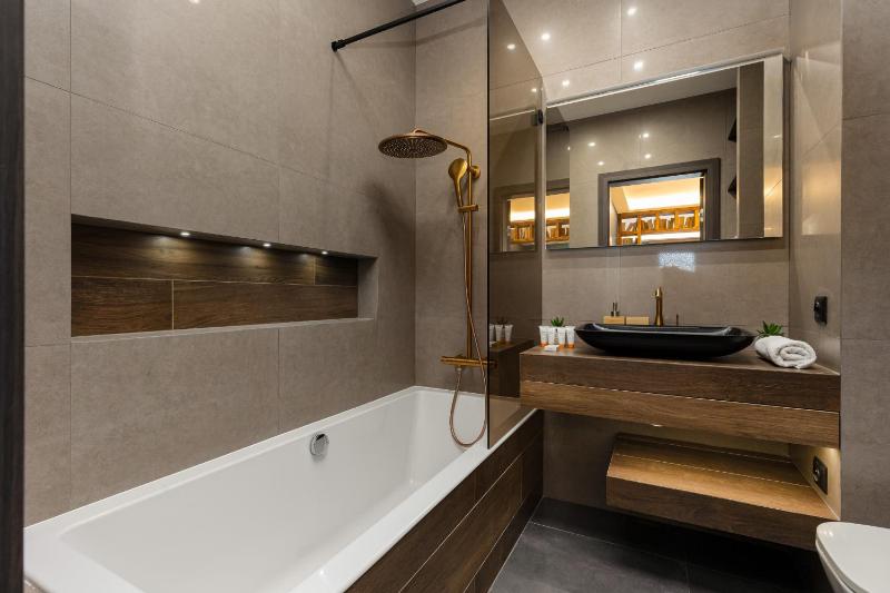 Emerald Residence Warsaw with Parking by Noclegi Renters - image 16