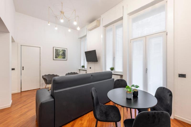 One-Bedroom Apartment - Piazza Sant'Erasmo image 4