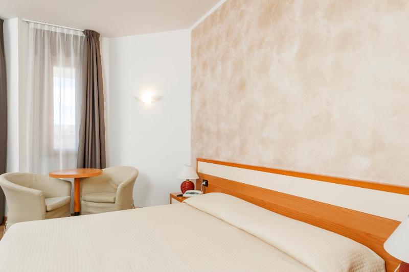 Single Room image 2