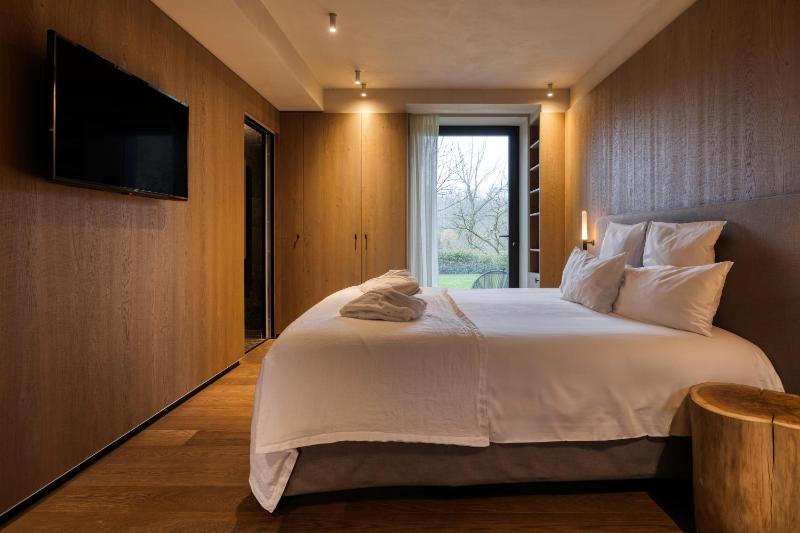 Superior King Room image 1