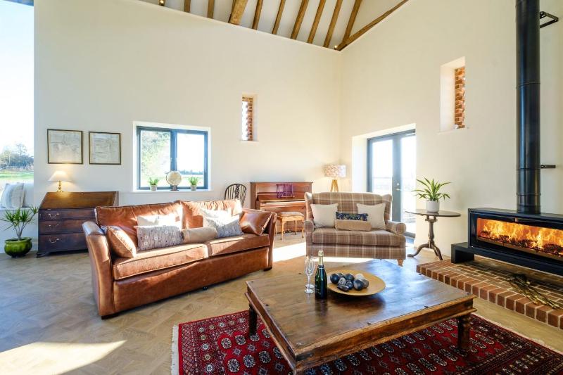 Upper Barn - a large family house by Aldeburgh Coastal Cottages - image 5