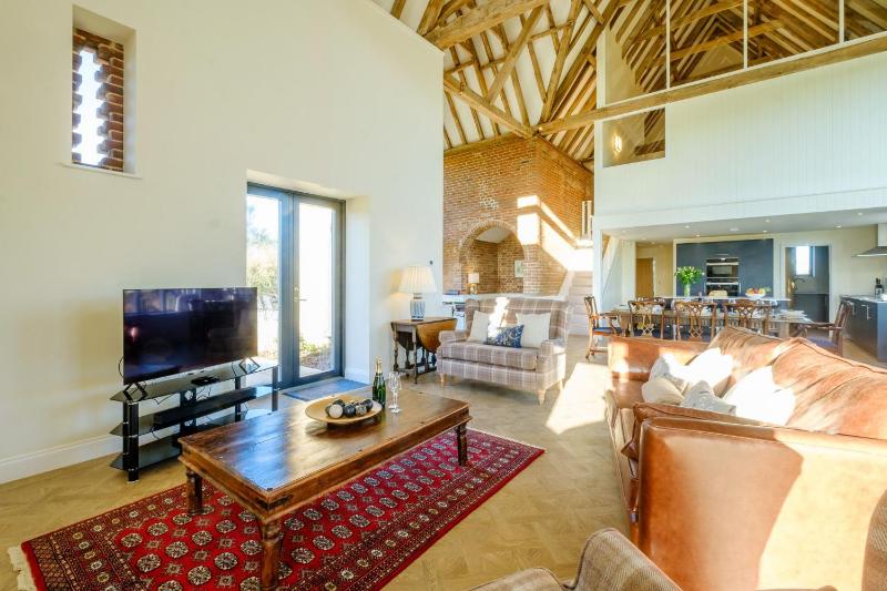 Upper Barn - a large family house by Aldeburgh Coastal Cottages - image 4