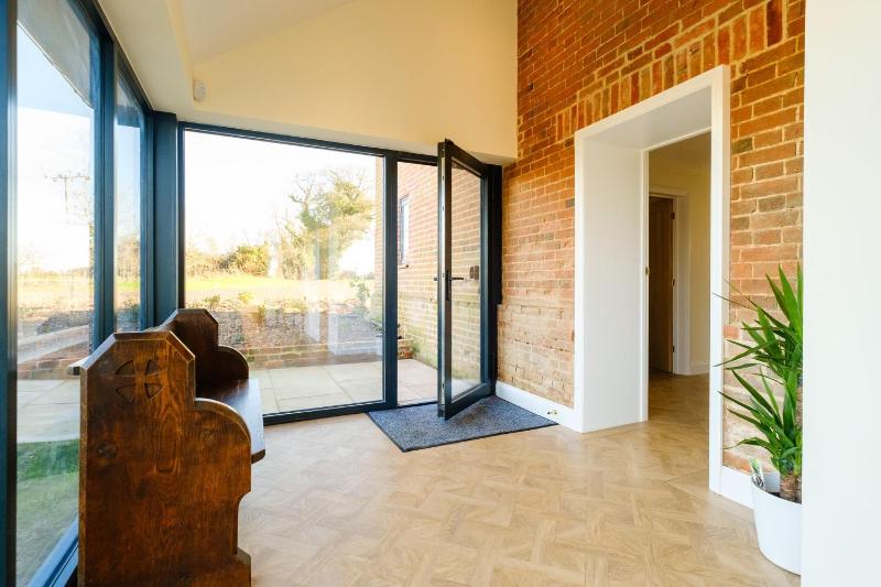 Upper Barn - a large family house by Aldeburgh Coastal Cottages - image 7