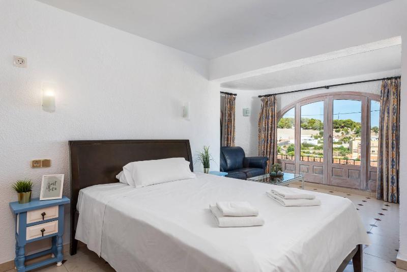 Villa Aloe - PlusHolidays - image 8