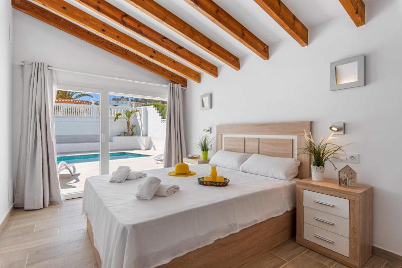 Villa Amanecer - PlusHolidays - image 33