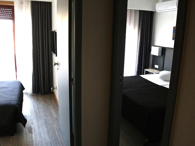 Quadruple Room image 3