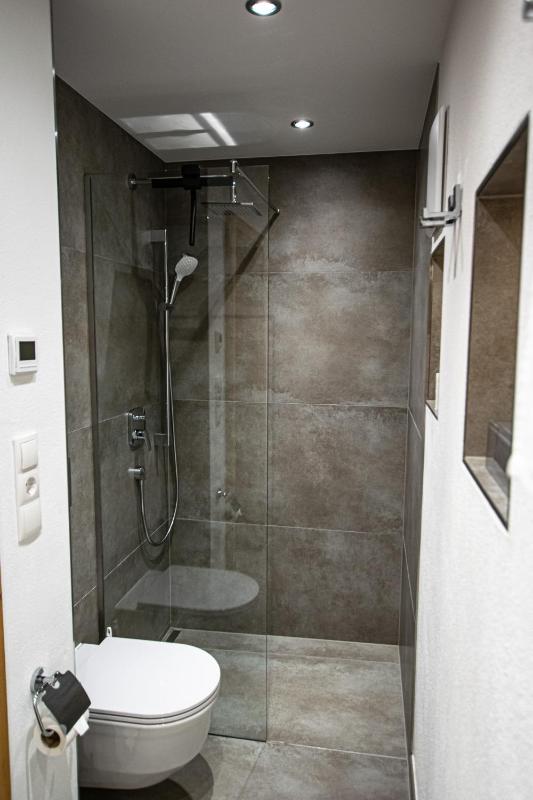 One-Bedroom Apartment image 4
