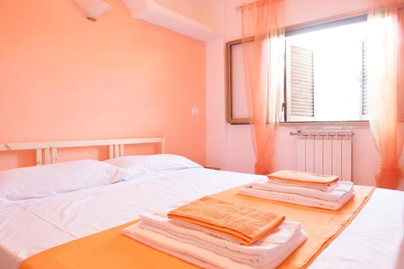 Double Room with Shared Bathroom image 3
