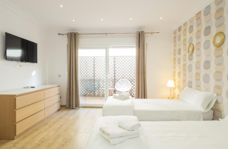 Cubo's Beach Side Apartment at La Cala - image 40