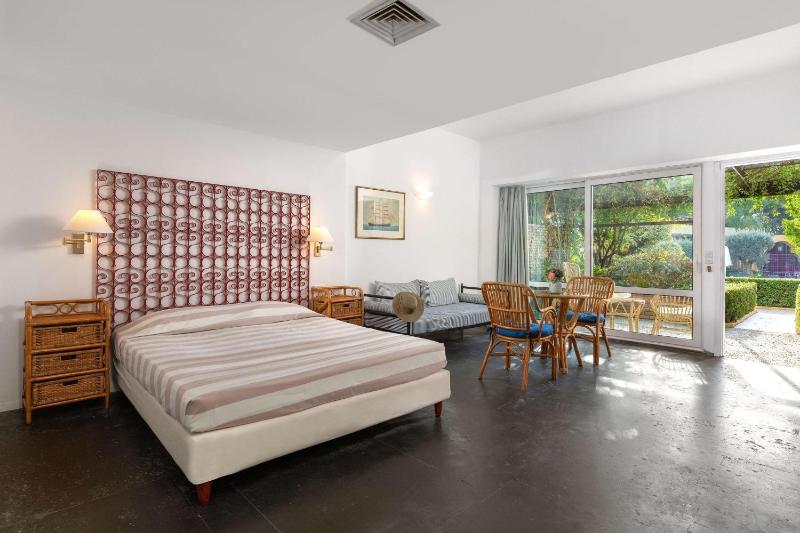 Dionysos Hotel - image 8