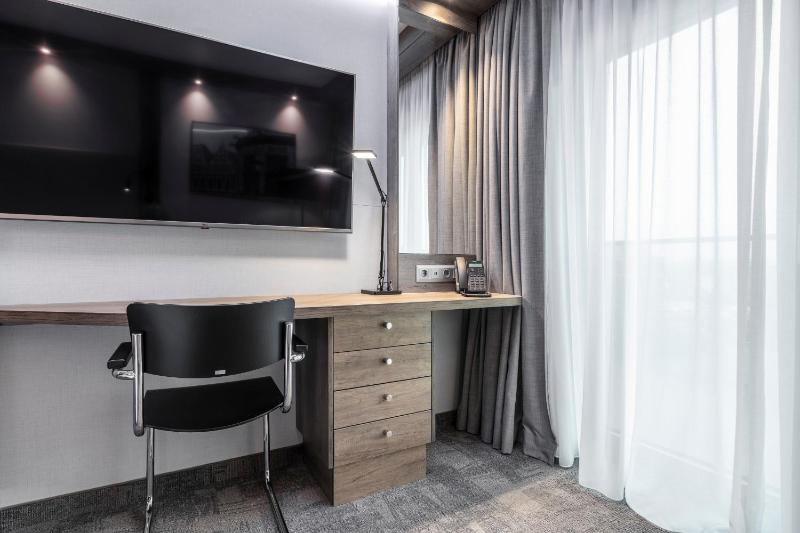 Corner Standard Room image 4