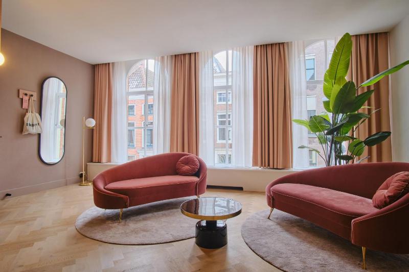 Superior King Suite image 1