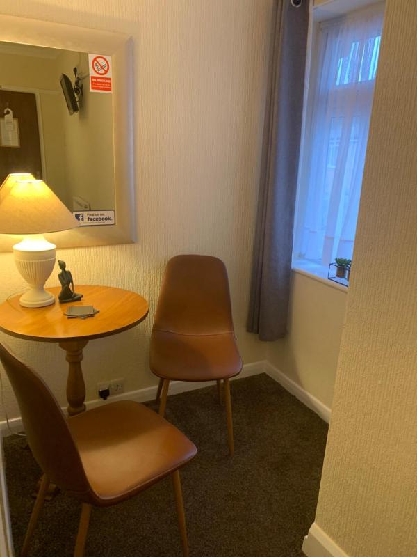 King Room image 3