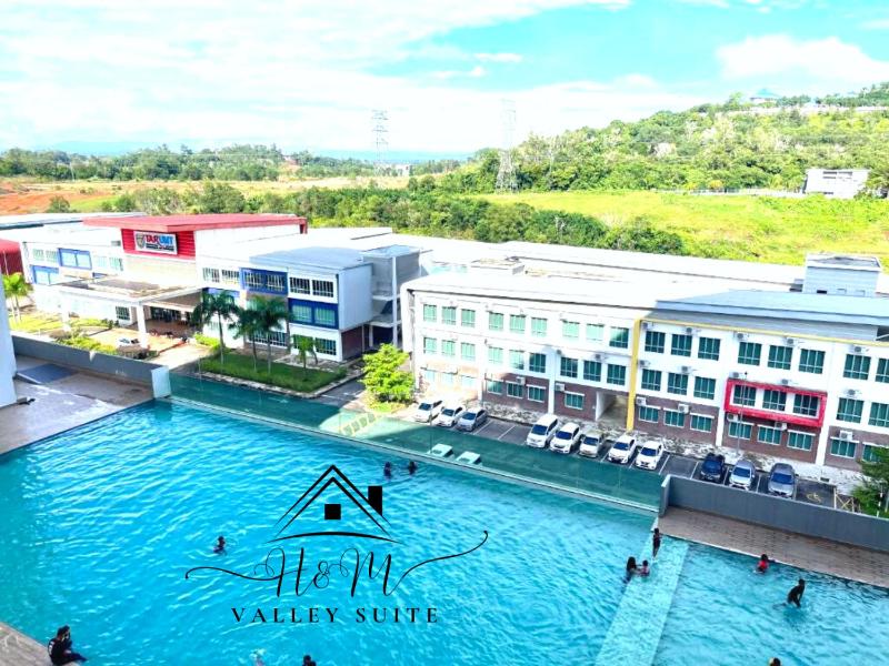 H&M Valley Suite (Pool View) - image 1