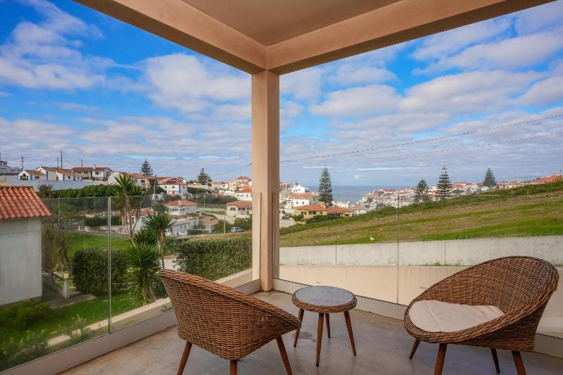 Azenhas do Mar Valley House - image 6