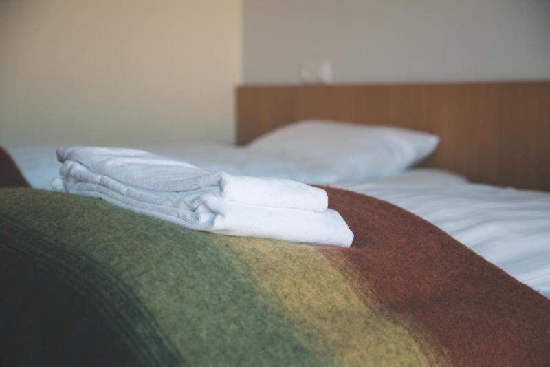 Economy Triple Room image 4