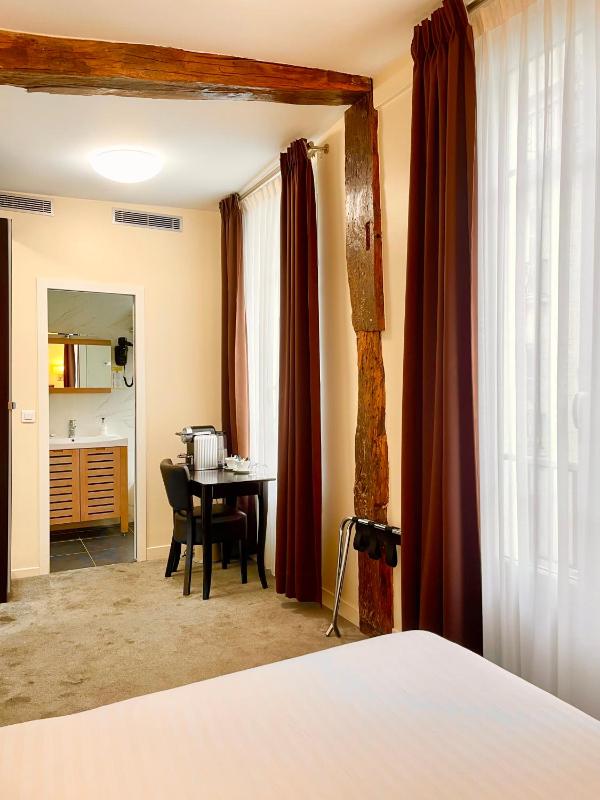 Superior Double Room image 1