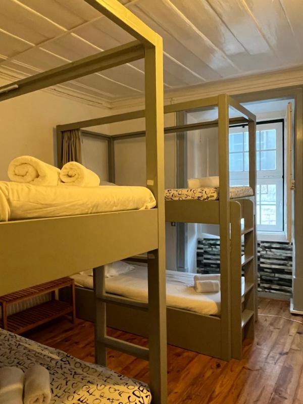 Quadruple Room image 2