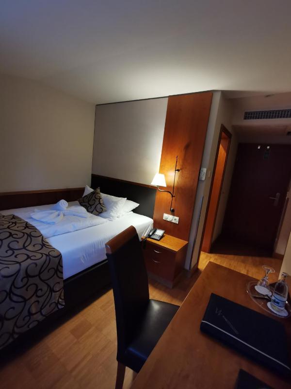 Standard Single Room image 3