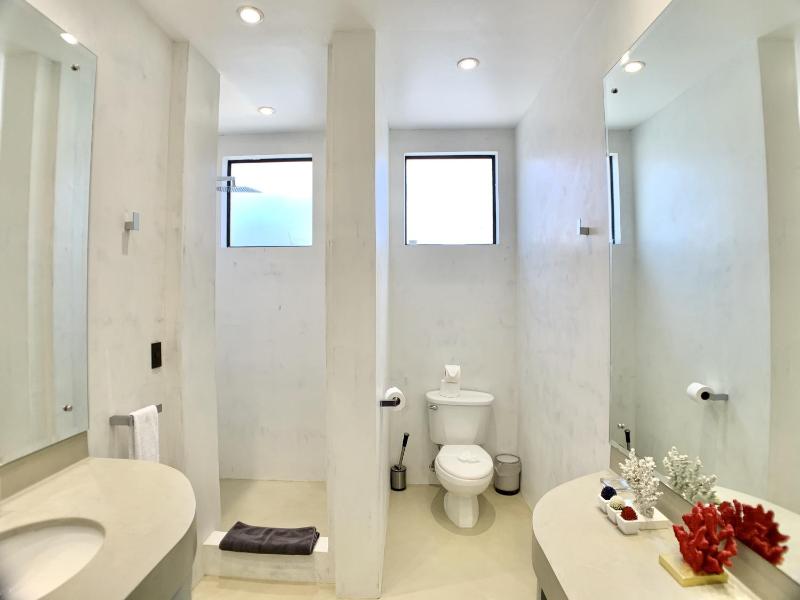 Modern Beachfront Paradise - Hermosa Palms 8 - image 6