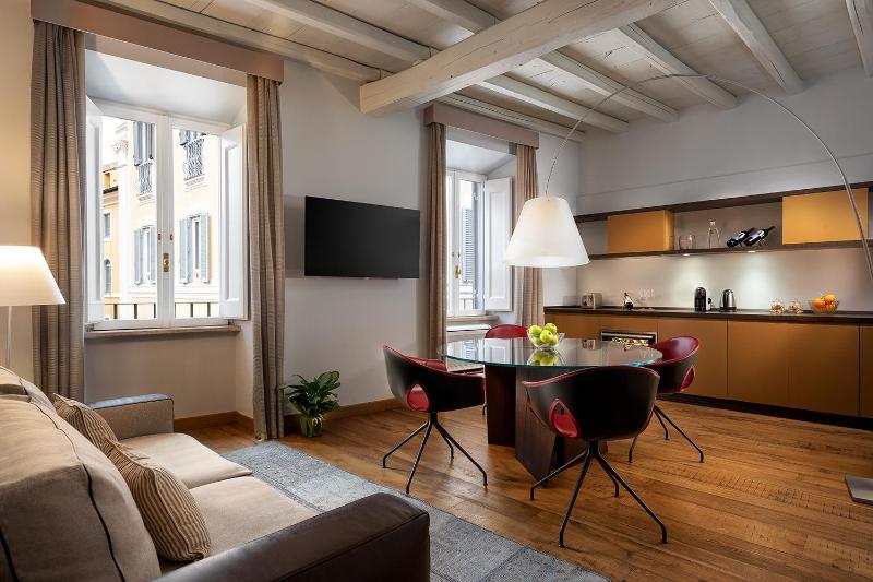 Executive Room image 3