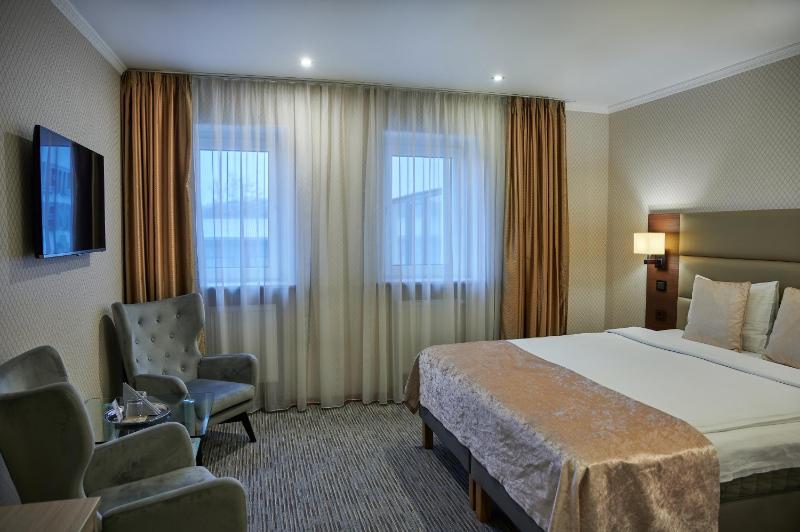 Standard Double Room image 4