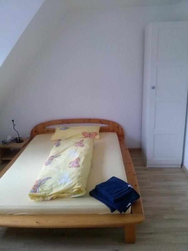 Comfort Single Room with Shower image 3