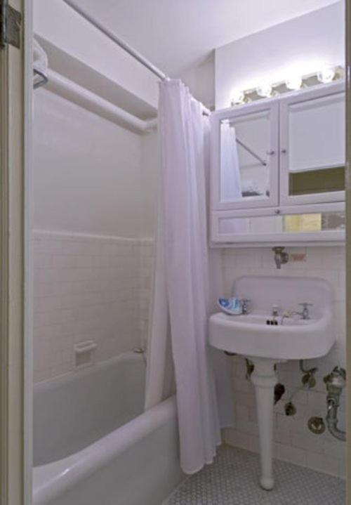 Double Room with City View image 2