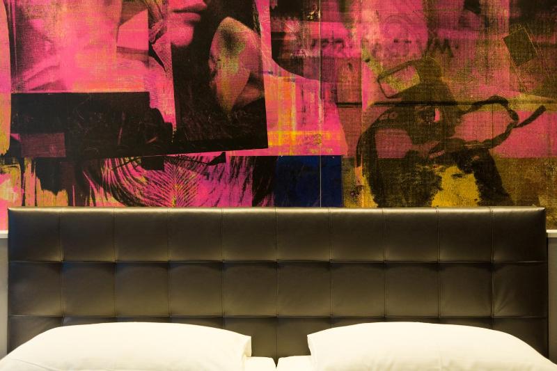 Classic Double or Twin Room image 4