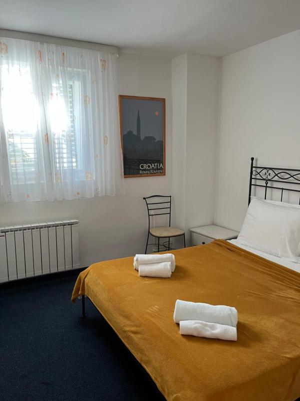 Double Room image 3