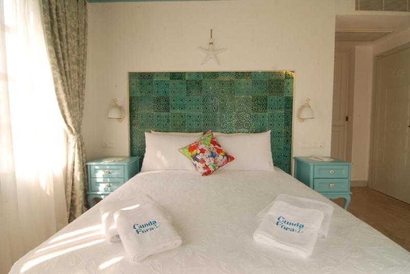 Deluxe Double Room with Nature View and Fireplace image 1