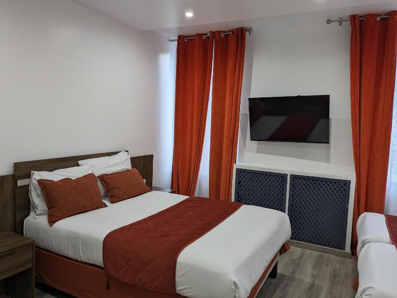 Triple Room image 3